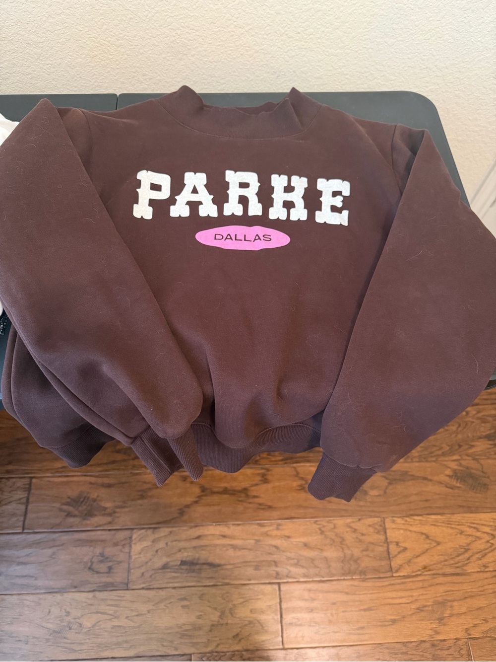 PARK E Brown Crewneck Sweatshirt with Pink Dallas Accent